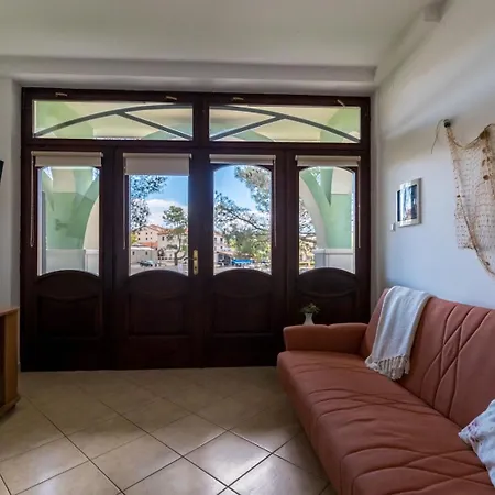 Guest house House Dinka With Pool Porat (Krk)