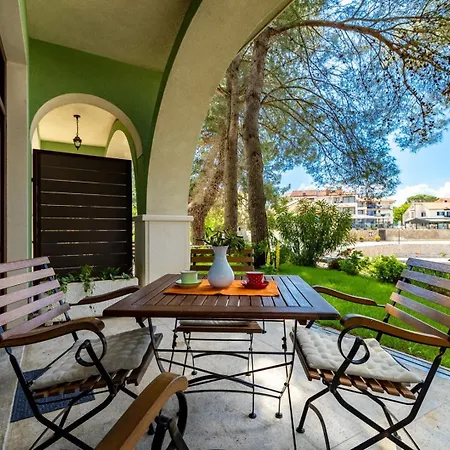 Gasthuis House Dinka With Pool 4*