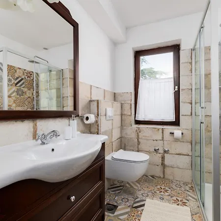 Gasthuis House Dinka With Pool