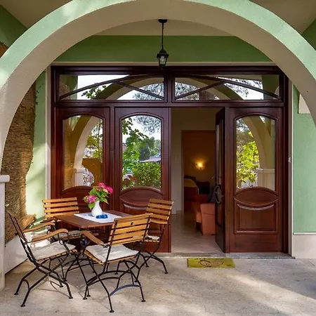 House Dinka With Pool Gasthof Porat (Krk)