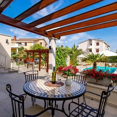 House Dinka With Pool Porat (Krk)