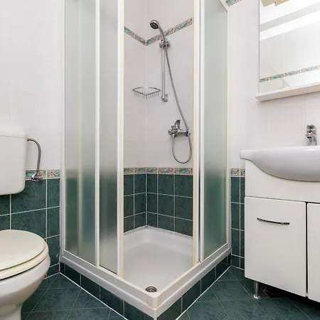 House Dinka With Pool