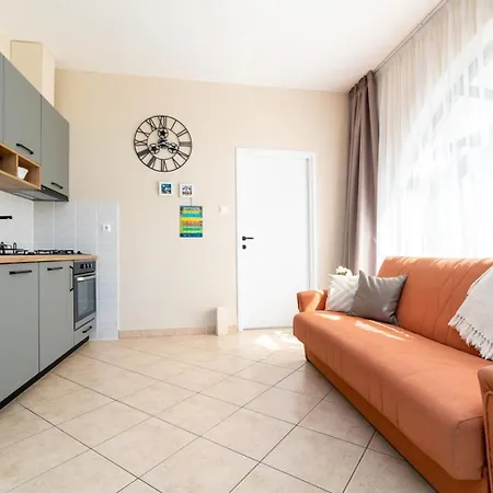 House Dinka With Pool Gæstehus