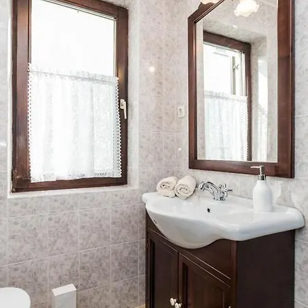 House Dinka With Pool Casa de hóspedes